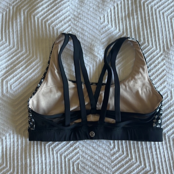 Lululemon sports bra, size 8 - Picture 2 of 2